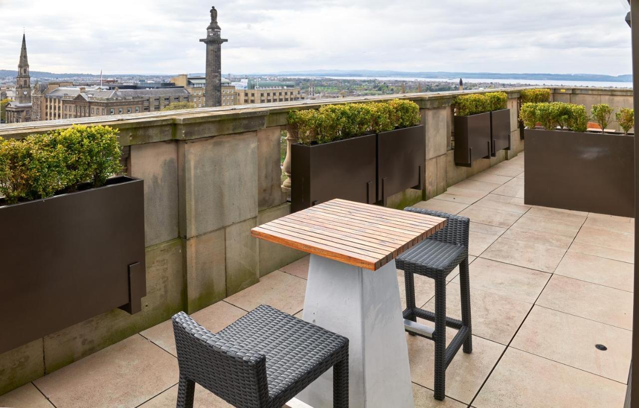 Cheval The Edinburgh Grand Aparthotel Kültér fotó The rooftop terrace at the Edinburgh Marriott Hotel