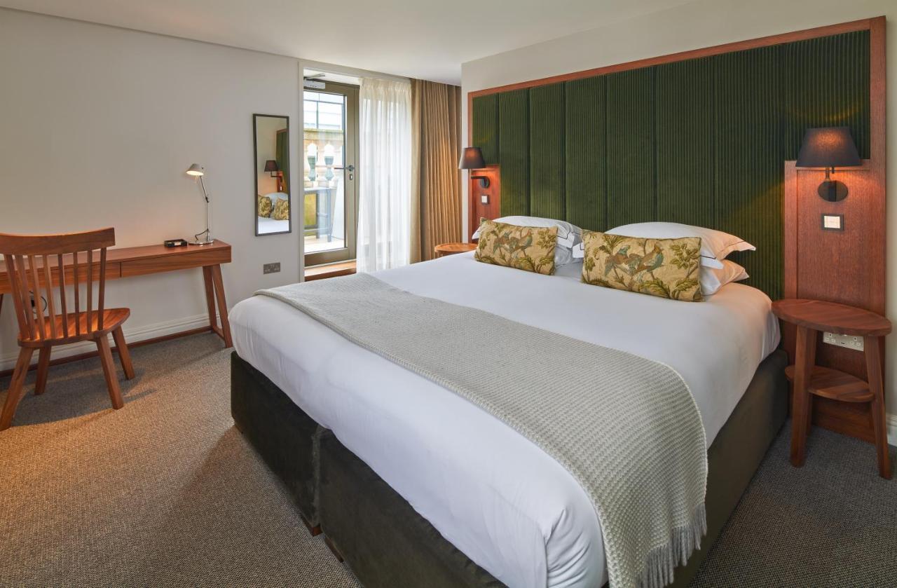 Cheval The Edinburgh Grand Aparthotel Kültér fotó A room at the hotel