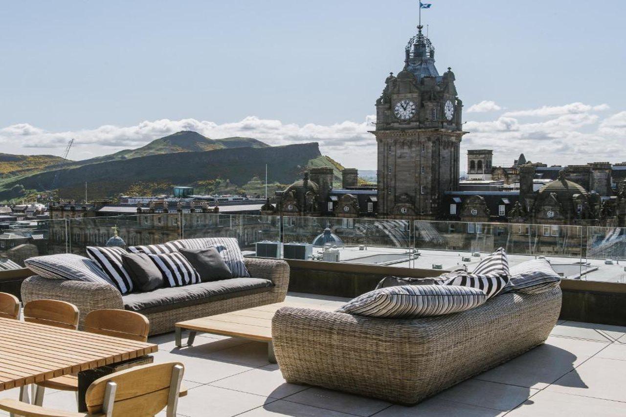 Cheval The Edinburgh Grand Aparthotel Kültér fotó The hotel's rooftop terrace