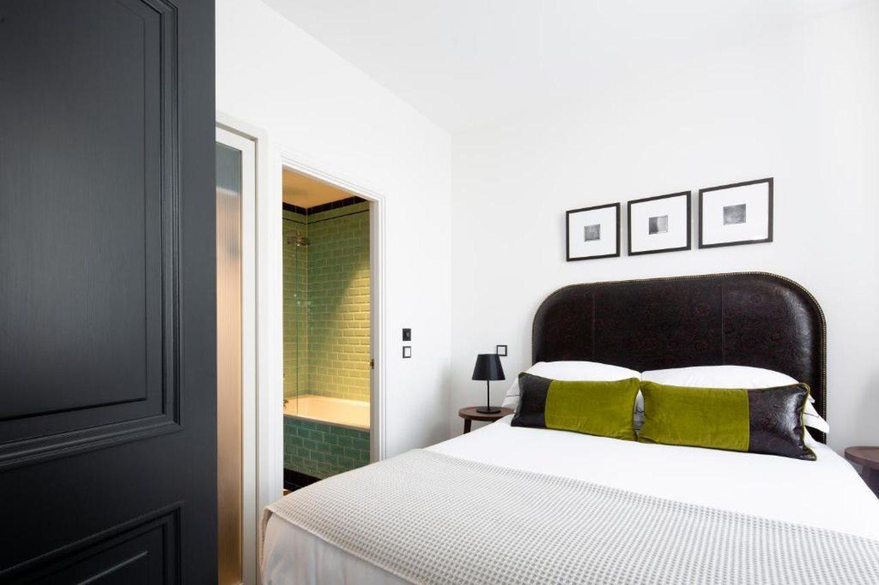 Cheval The Edinburgh Grand Aparthotel Kültér fotó A bedroom at the hotel