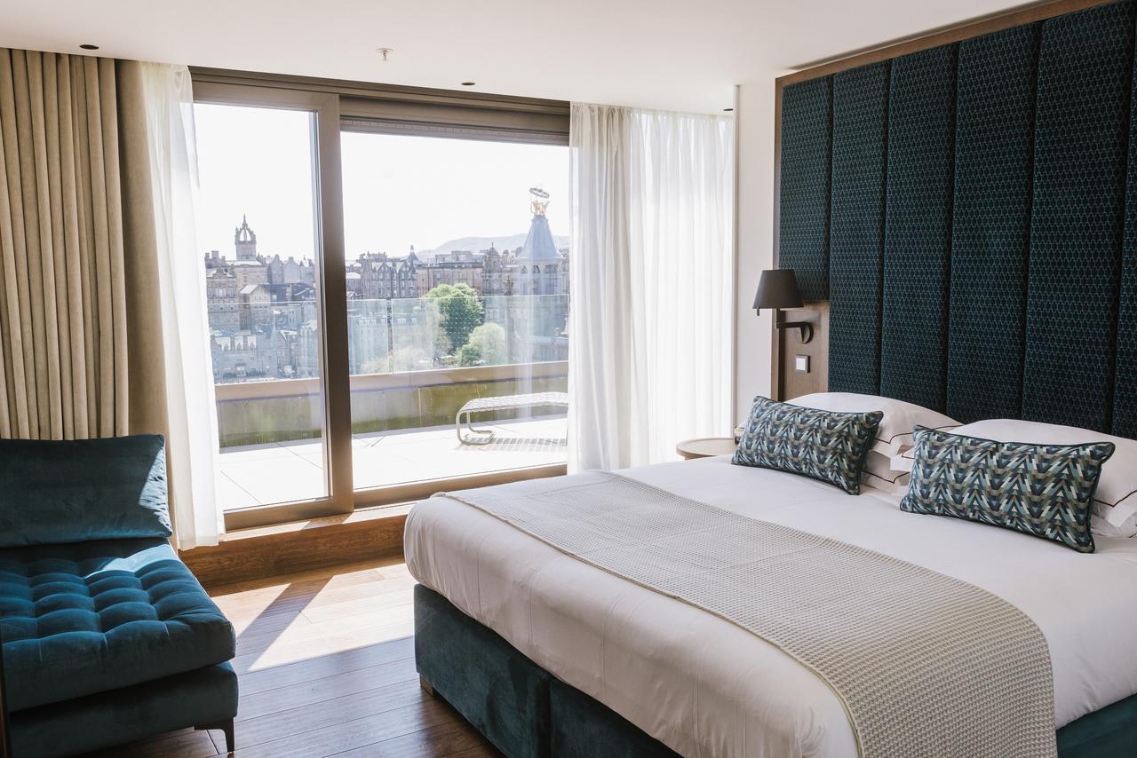 Cheval The Edinburgh Grand Aparthotel Kültér fotó A bedroom at the hotel